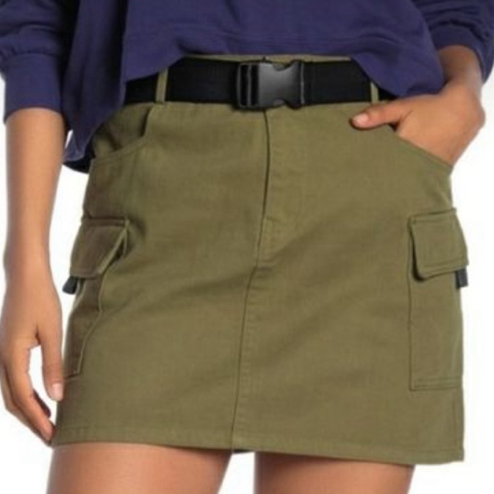 Know One Cares Tilly’s Army Green Cargo Pocket Mini Skirt Medium New with Tags